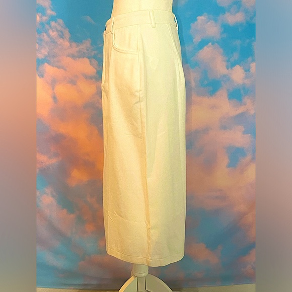 Stylish and Simple White Cotton Denim Midi Pencil Skirt (Small-Medium) - Picture 4 of 10